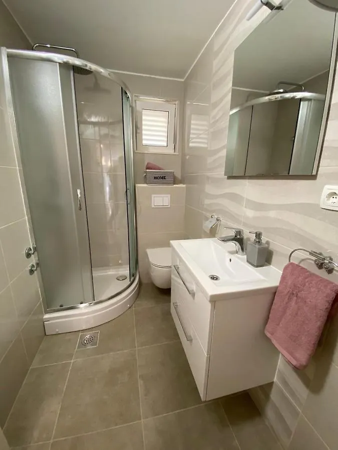 Apartment In Okrug Gornji With Balcony, Air Conditioning, Wifi, Dishwasher 5048-1 Trogir