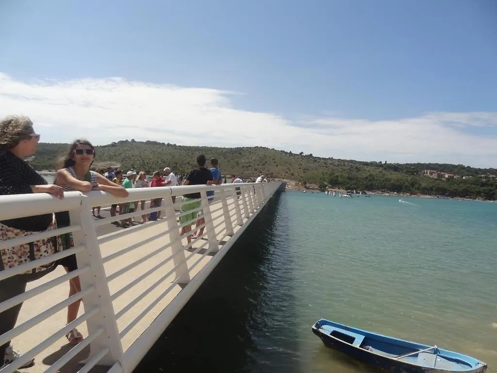 Apartment In Okrug Gornji With Balcony, Air Conditioning, Wifi, Dishwasher 5048-1 Trogir